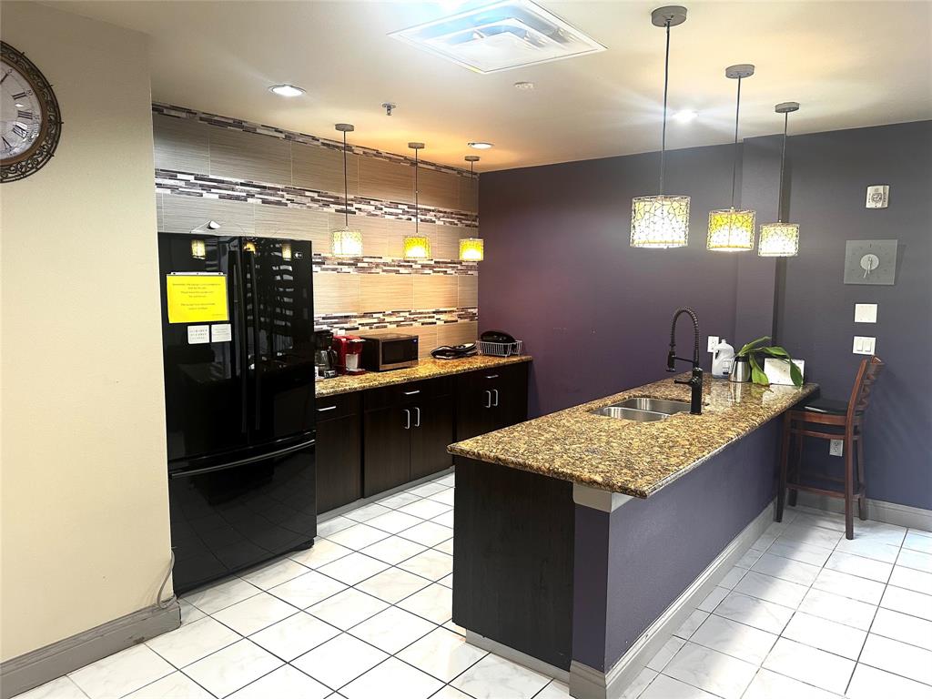 100 Trinity Mills Condo - Residential Lease