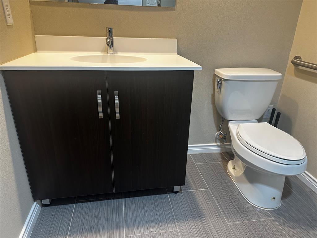 100 Trinity Mills Condo - Residential Lease