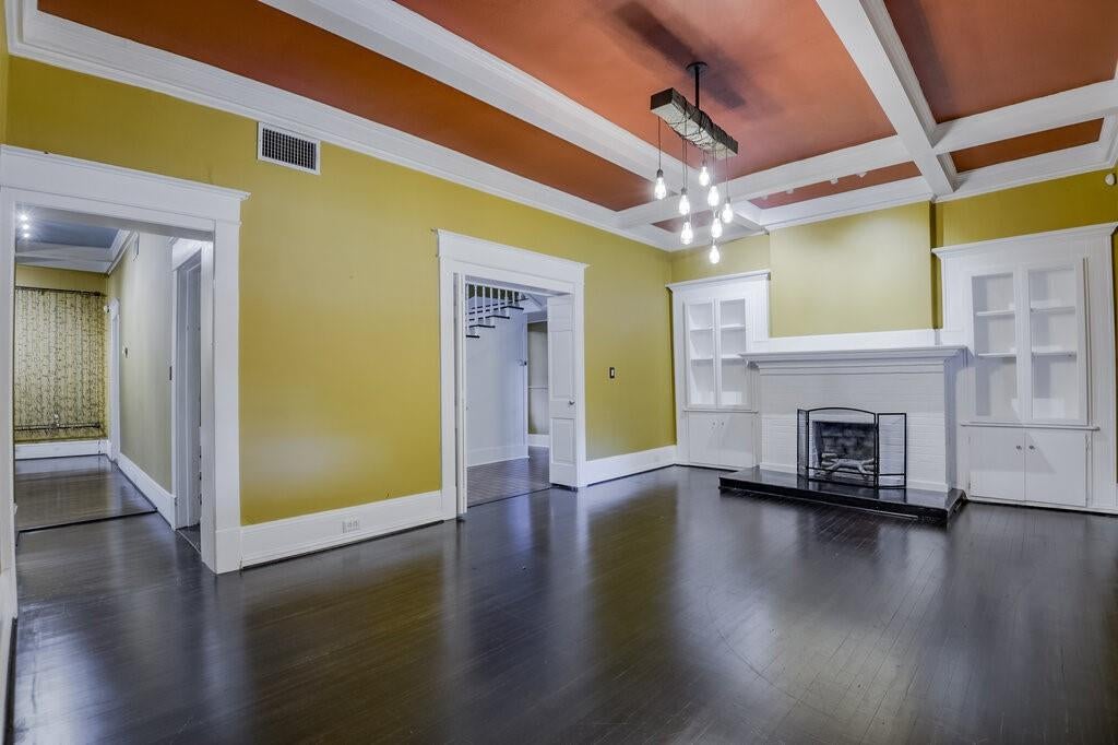 708 W Marvin Avenue