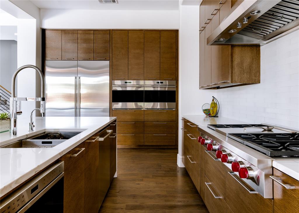 Royal Crest - Residential