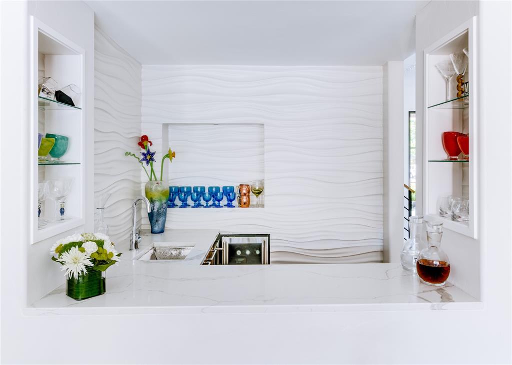 Royal Crest - Residential