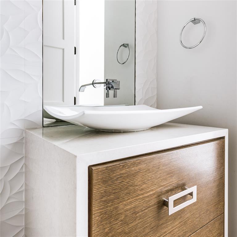 Royal Crest - Residential