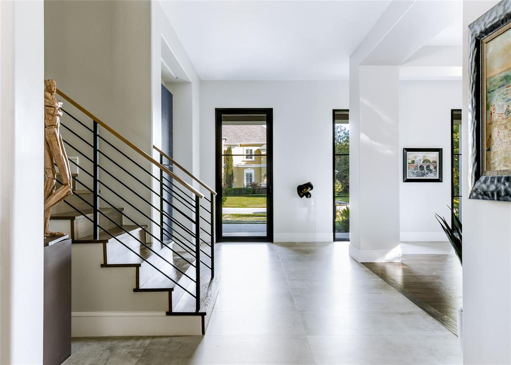 Royal Crest - Residential