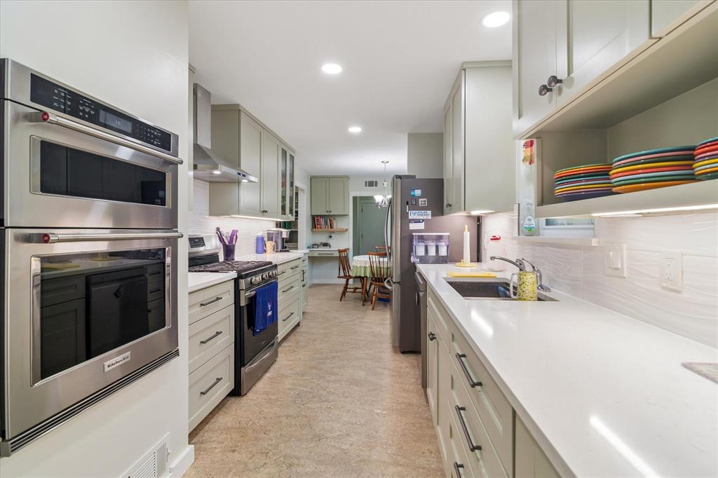 6150 Berwyn Lane