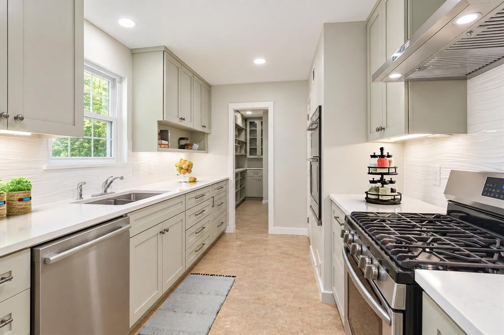 6150 Berwyn Lane