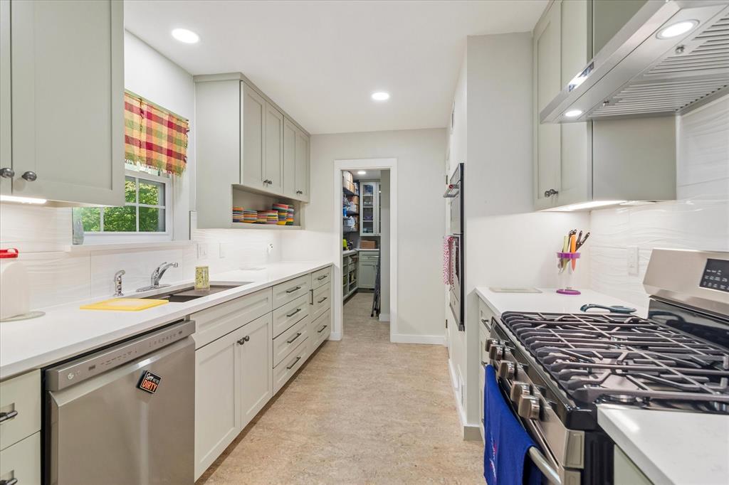 6150 Berwyn Lane