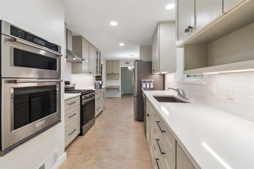 6150 Berwyn Lane