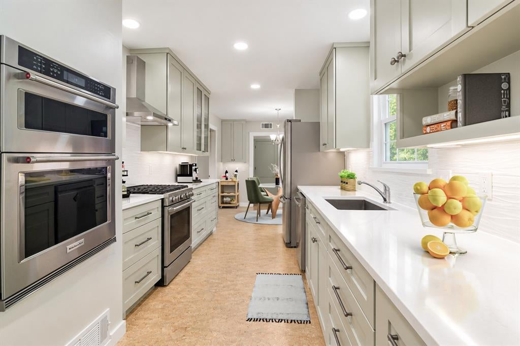 6150 Berwyn Lane