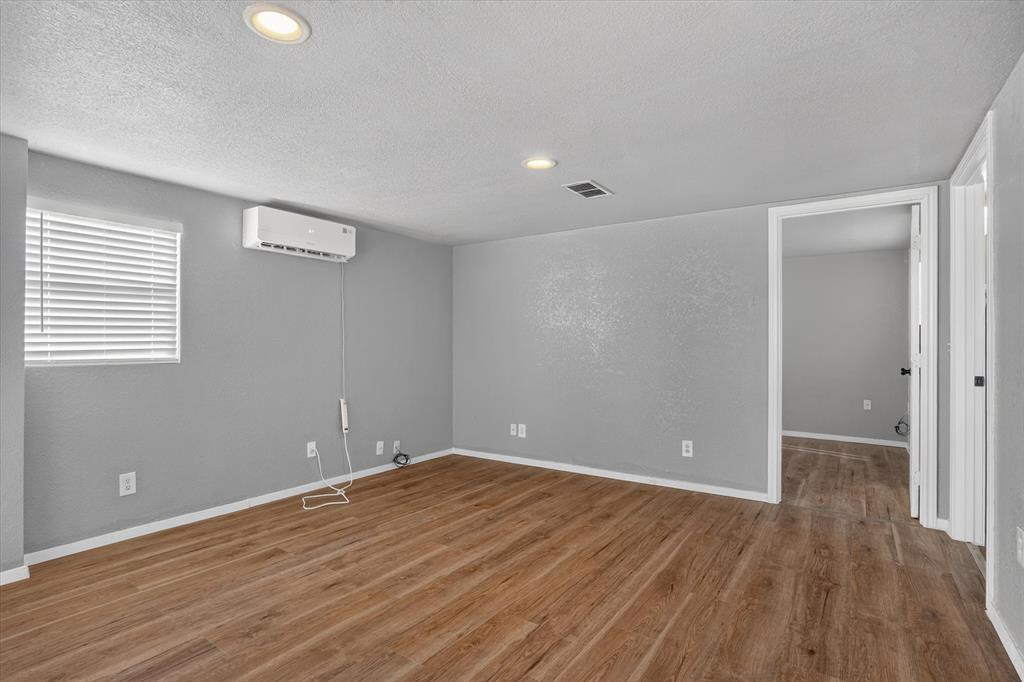 3205 Oak Hill Drive