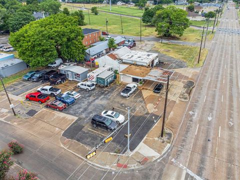 508 W Avenue D B Garland TX 75040