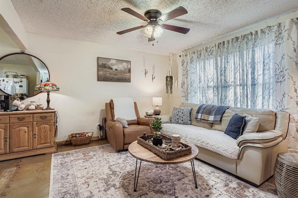 La Junta - Residential