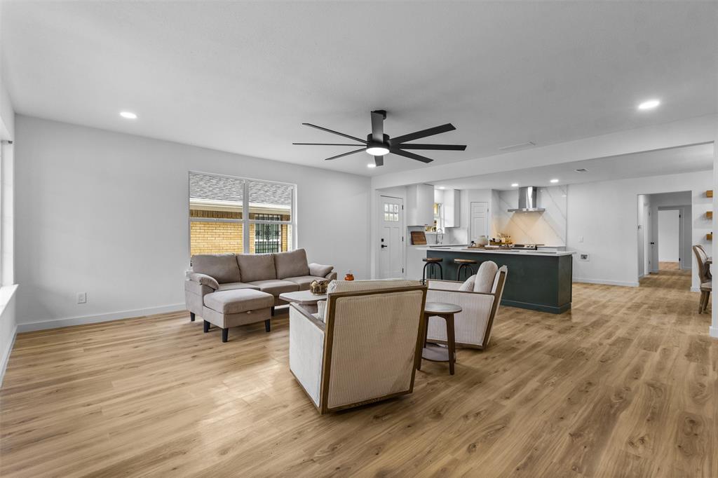 1917 S Vernon Avenue