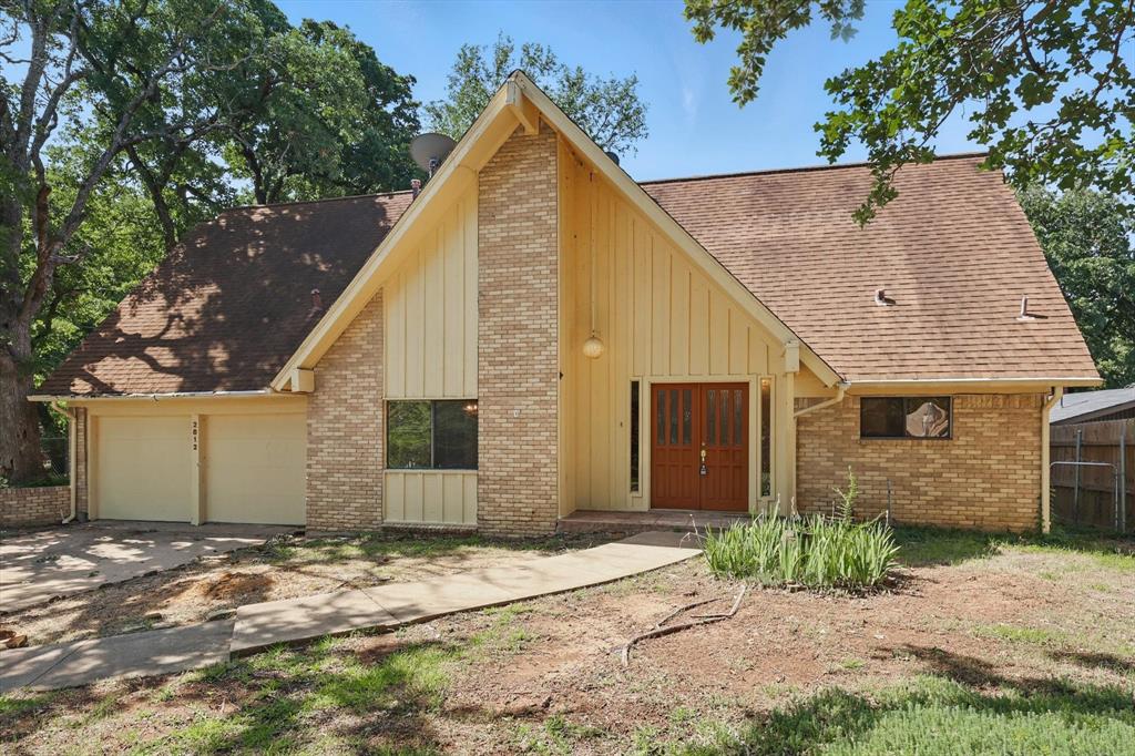 2812 Oak Cliff Lane