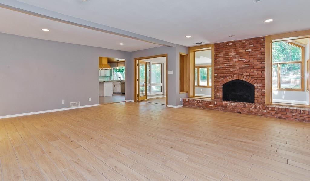 805 Live Oak Lane