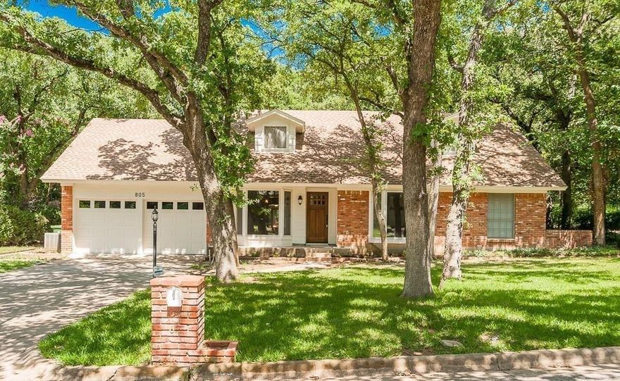 Gorgeous home with lots of character that includes built-in shelves, wooded ceilings, and sky lights. A large picture window overlooks the beautiful pool and putting green that is surrounded by trees. Four year old roof, 2 year old AC, and amazing upkeep! Master bedroom is downstairs along with another bedroom and half bath. The kitchen has been fully updated with granite countertops, stainless steel appliances, white cabinets, lighting and tile. This home has an open concept feel with a bit of separation between the rooms. With 3 living rooms, formal dining, sunroom and mudroom there is plenty of space. Porcelain wood tile is all throughout the downstairs main areas that give this home a gorgeous look!

Room measurements are estimates, 
Upgrades:
-New pool filter to be installed within next 2 weeks. 
-New pool pump 
-Crushed granite walkway and steps to pool installed
-Outdoor AC unit replaced 3 years ago
-Hot water heater replaced 2 years ago
-New built-in microwave installed last year 
-New dishwasher to be installed Tuesday, July 8

Please note: Measurements provided are estimates only and may not be exact. They are intended for general guidance and not to be relied upon for precise accuracy.