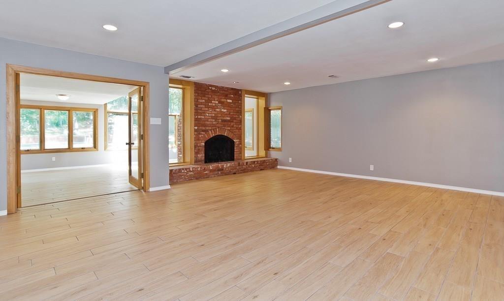 805 Live Oak Lane