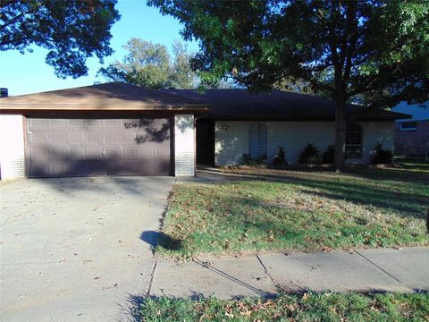 A home in Lake Dallas