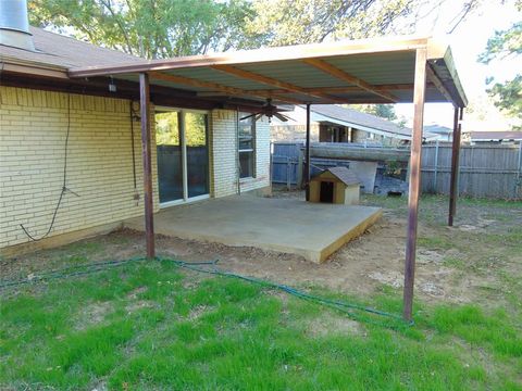 A home in Lake Dallas