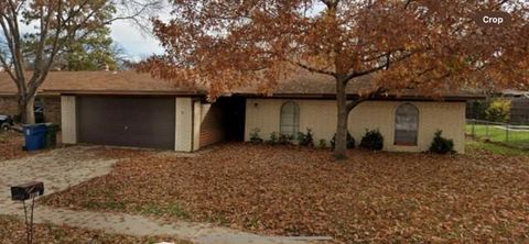 A home in Lake Dallas