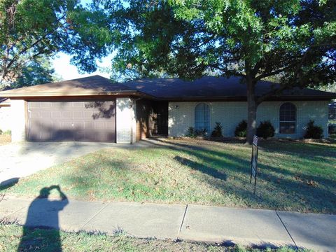 A home in Lake Dallas