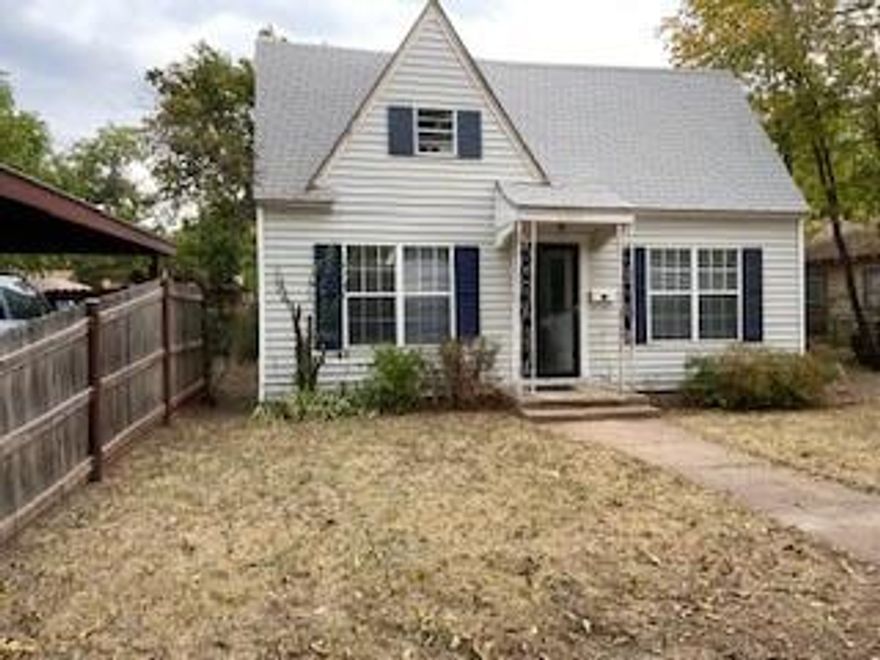 Beautiful 3 bed 2 bath home with fireplace. 
Owner is a licensed sale person 
Requires enrollment in resident benefit package. Resident Liability insurance is required.