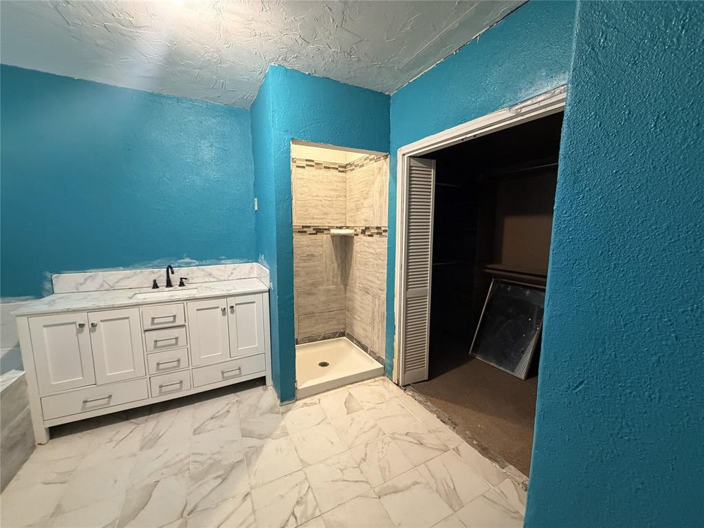 La Vista - Residential