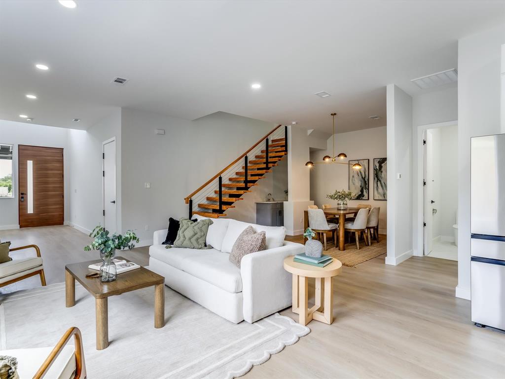 816 Premier Parkway