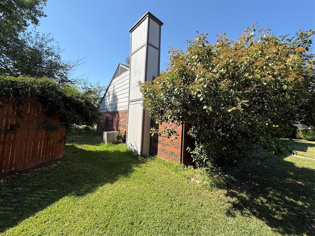2301 Sweetbriar Court
