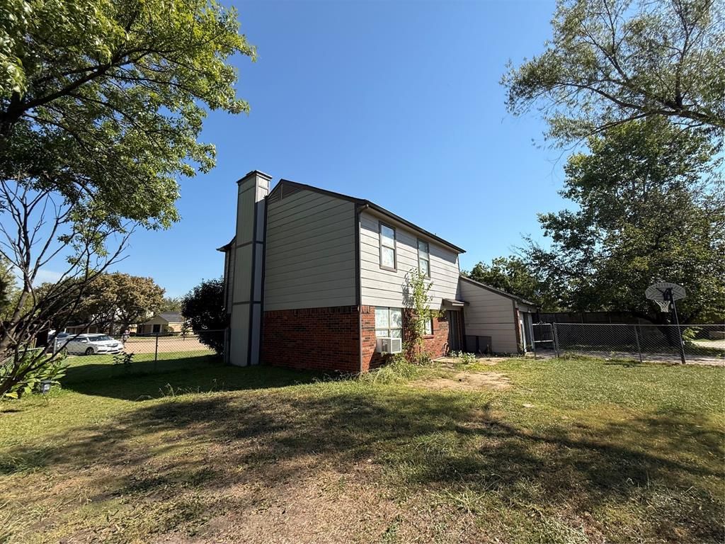 Photo of 2301 Sweetbriar Court, Mesquite, TX 75150 (MLS # 21090166)