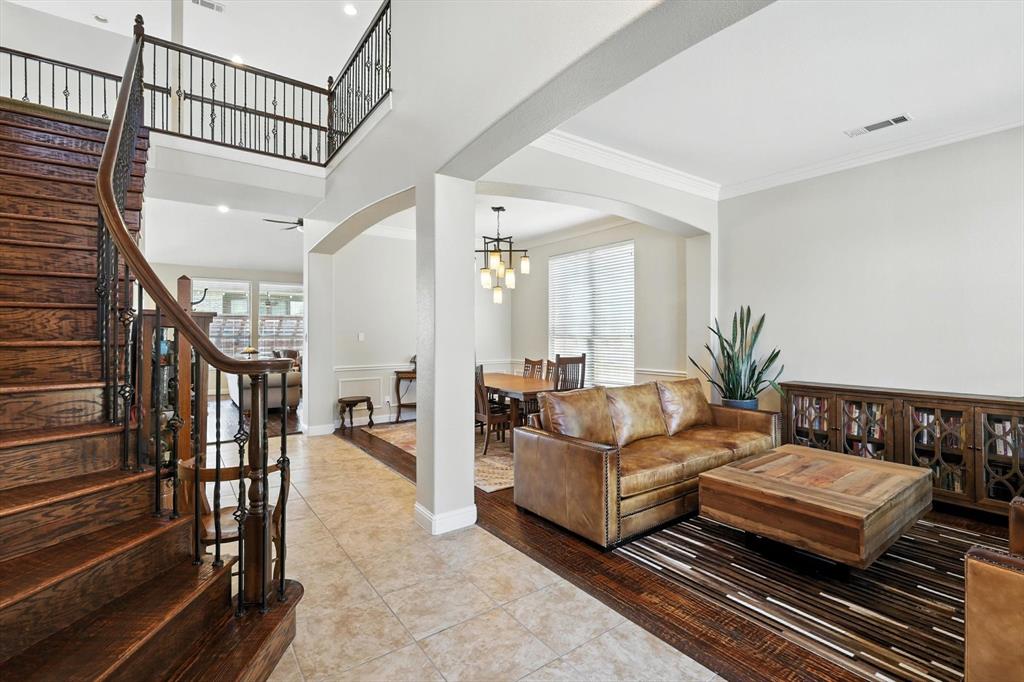 5903 Crescent Lane