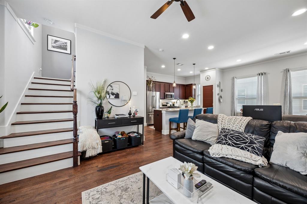 Alta Vista West Twnhms Condos - Residential