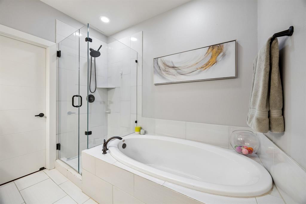 Alta Vista West Twnhms Condos - Residential