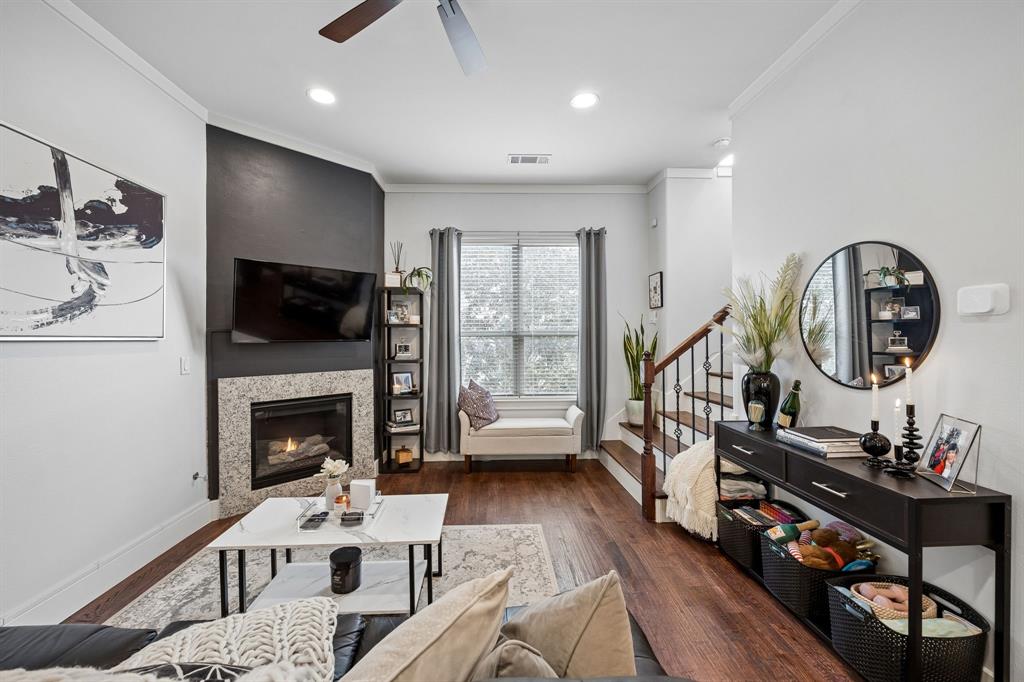 Alta Vista West Twnhms Condos - Residential