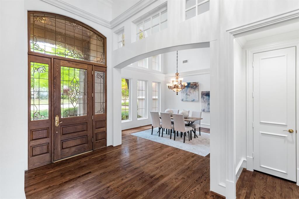 7402 Round Hill Road