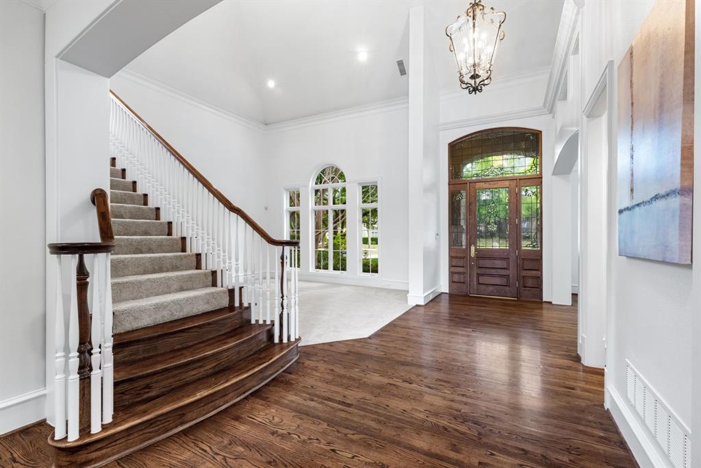 7402 Round Hill Road