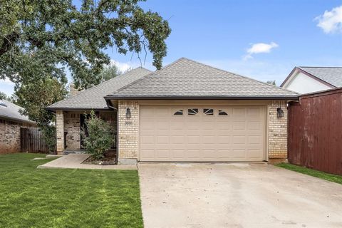 3100 Emerald Street Bedford TX 76021