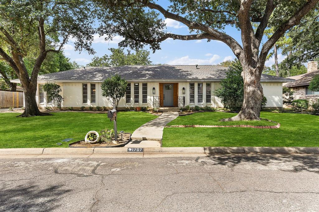 1707 Carlton Drive
