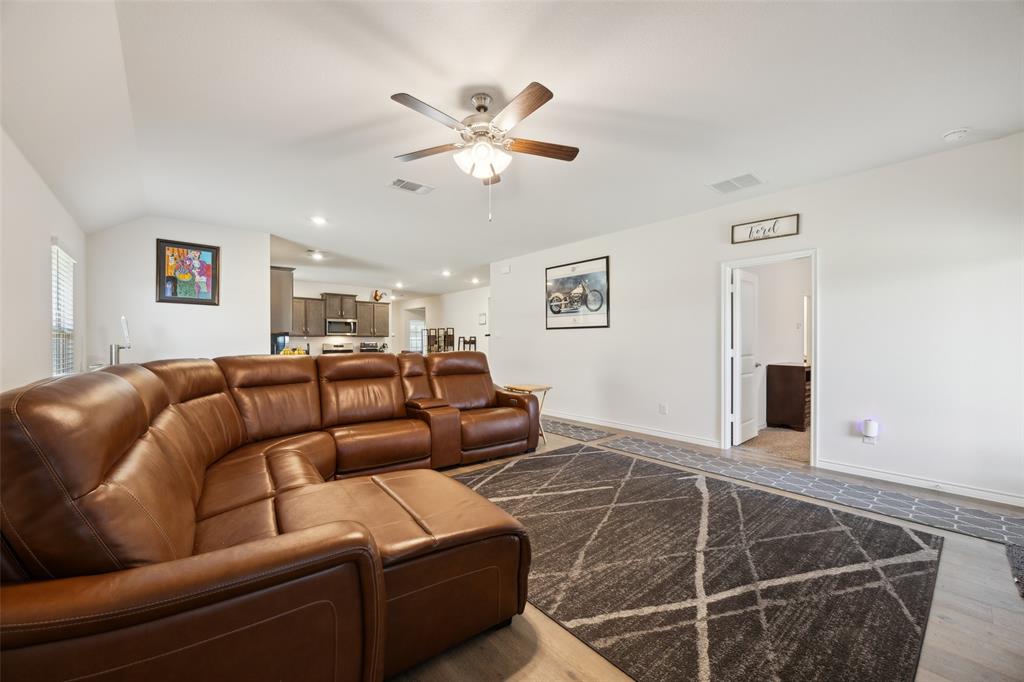 1302 Colonial Bluff Lane