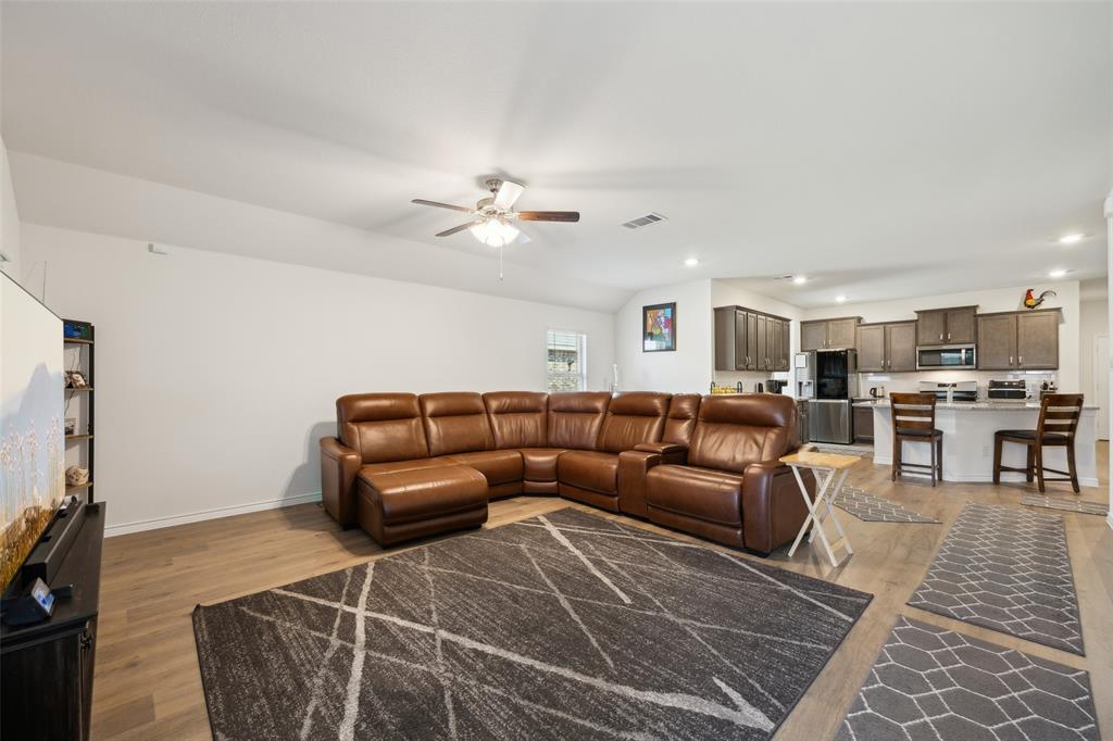 1302 Colonial Bluff Lane