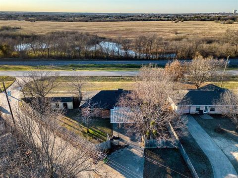 A home in Waxahachie