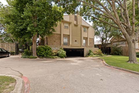 Photo of 5740 Martel Avenue #A2, Dallas, TX 75206 (MLS # 21307058)