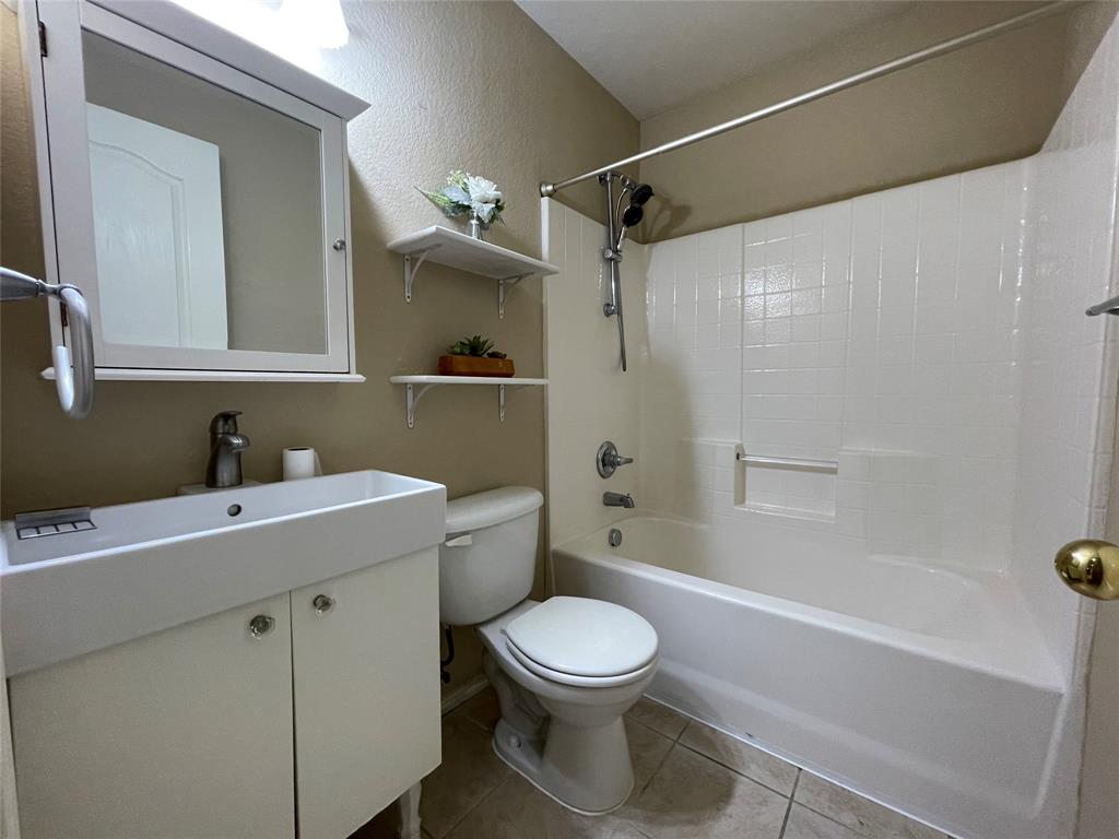 Lexington Glen - Residential Lease