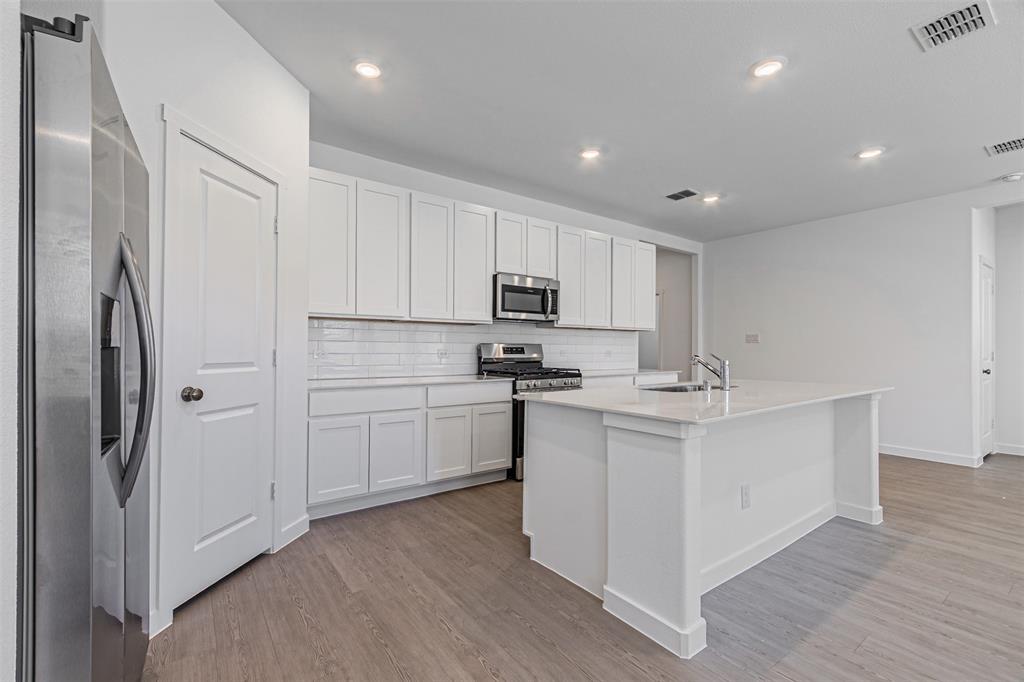 Foree Ranch Ph 1 - Residential Lease