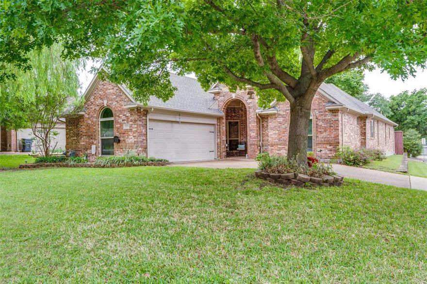 Welcome to this beautifully updated one story home on a desirable corner lot in far North Dallas, Plano Schools, offering 1903 sq ft of thoughtfully designed living space. At the heart of the home is a fully remodeled kitchen (Nov 2024) featuring elegant quartz countertops, classic headboard detailing, and a custom appliance cabinet with pull out drawers and built in outlets for seamless everyday functionality. The kitchen blends style and practicality, creating the perfect space for entertaining and daily living. The family room is anchored by a custom built-in entertainment center with pocket doors, allowing you to conceal media equipments while maintaining a clean tailored look. Windows replaced in 2018, enhancing both energy efficiency  and natural light throughout the home. Situated on a corner lot, this single story layout offers comfortable living with a timeless design and modern upgrades in this established neighborhood.      ****SELLERS ARE MOTIVATED****
This is a move-in ready opportunity.