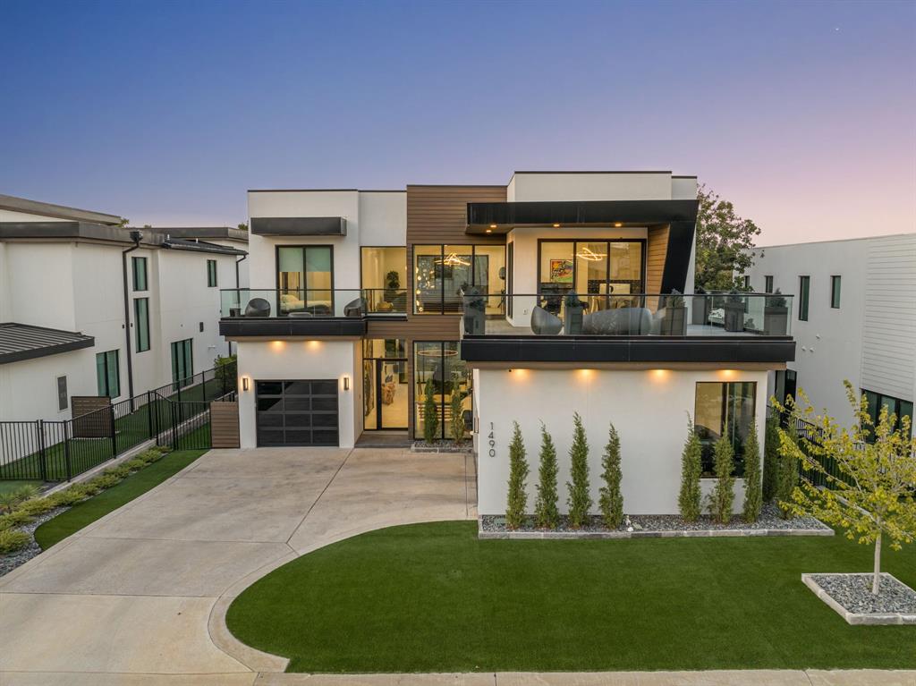 1490 Forest Knoll Drive