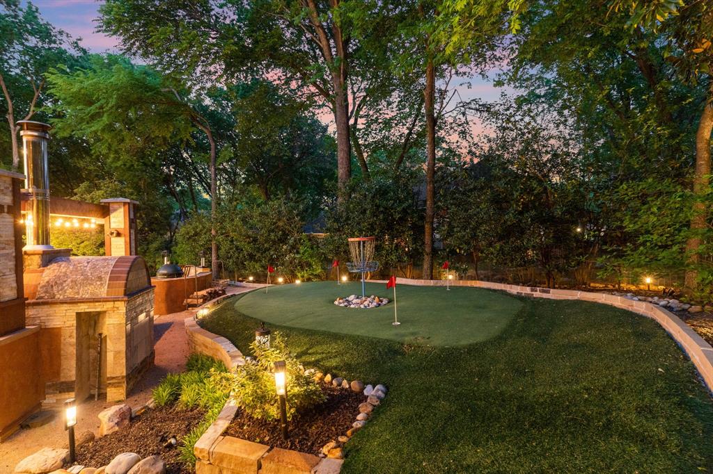 2203 Amherst Circle