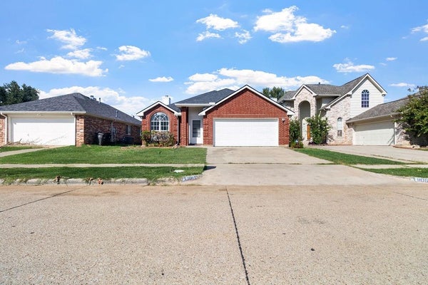 9061 ELBE TRL, FORT WORTH, TX 76118 - Image 8c20e2e1faa823d1a8b373c700e5788e/1863634401