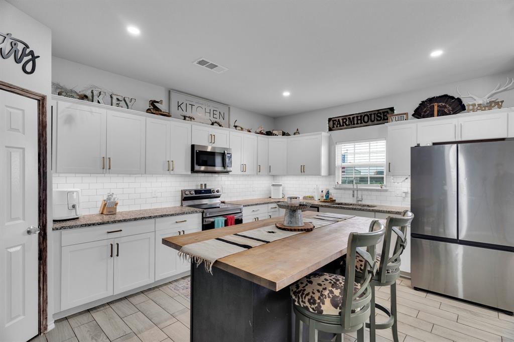 6033 Raspberry Lane