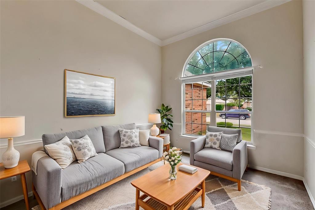 1221 Old Oak Trail