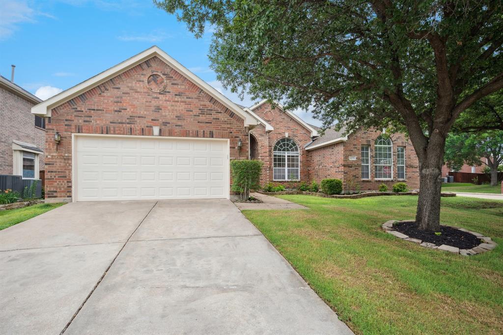 1221 Old Oak Trail